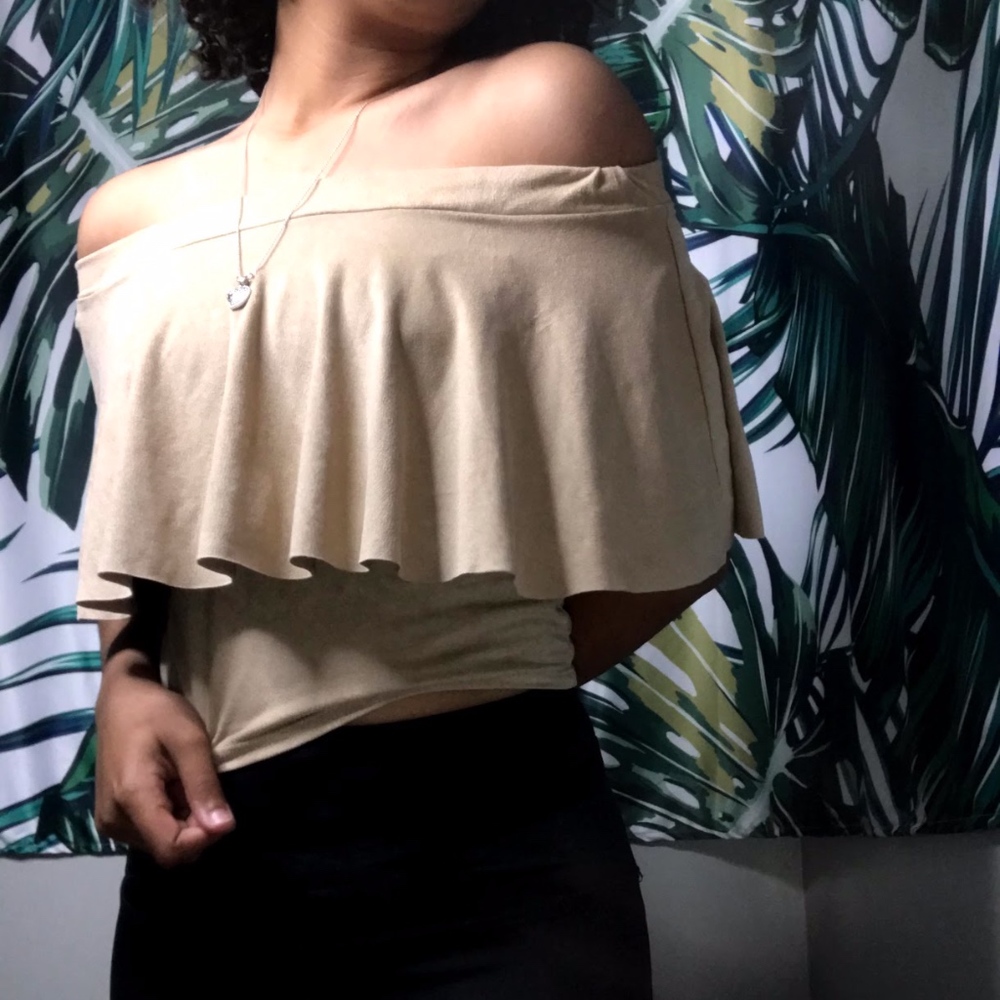 Shoulder off beige crop top